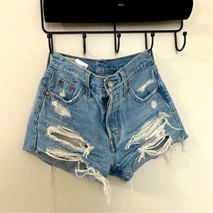 Levi wedgie shorts